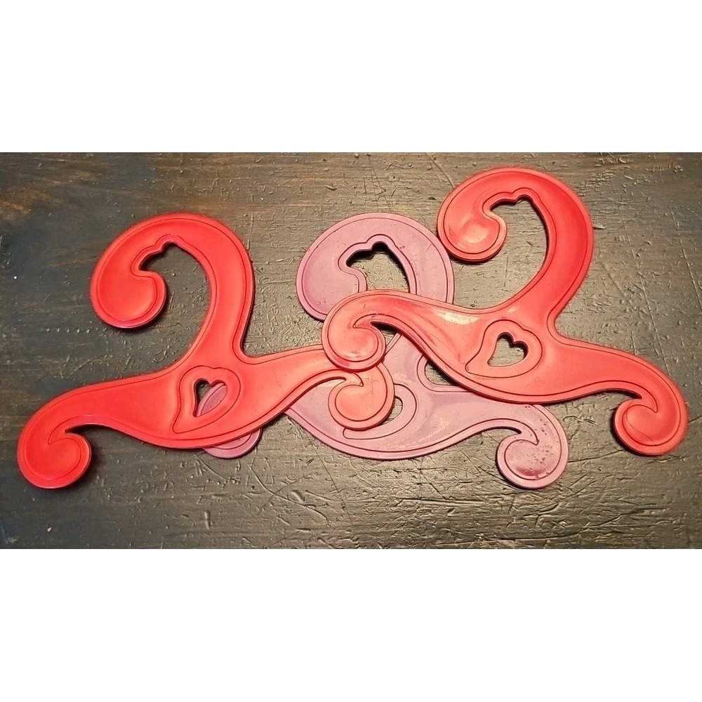3 Pc Our Generation 18 Inch Doll Clothes Hanger Set Red Purple Plastic Accessory